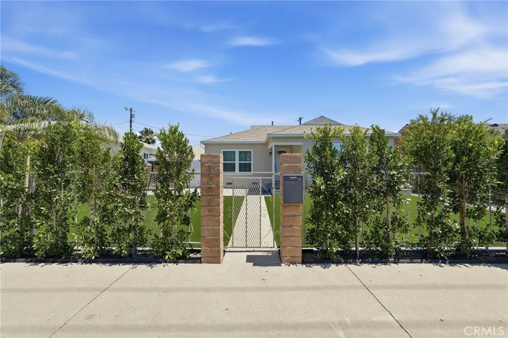 12824 Osborne Pacoima, CA 91331