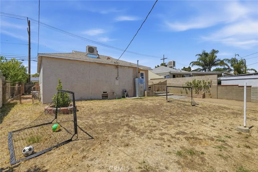 12824 Osborne Pacoima, CA 91331