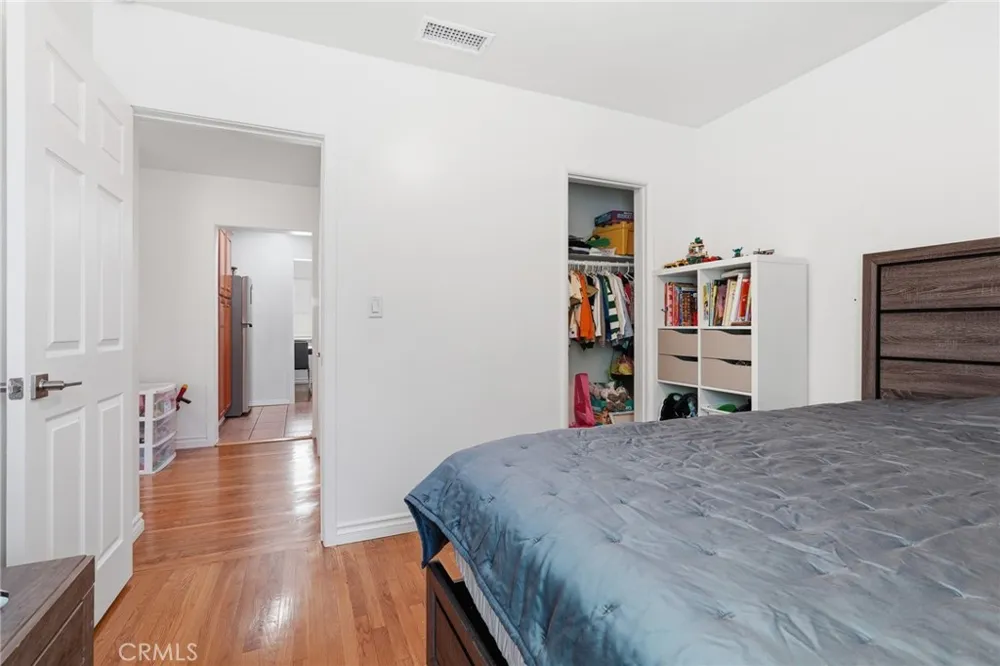 12824 Osborne Pacoima, CA 91331