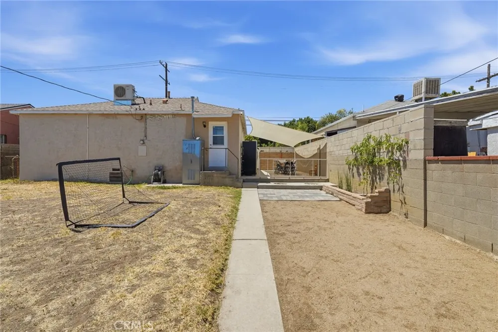 12824 Osborne Pacoima, CA 91331
