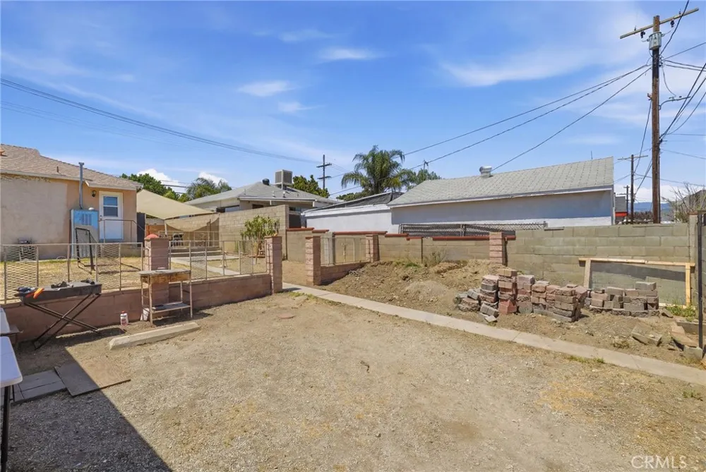 12824 Osborne Pacoima, CA 91331