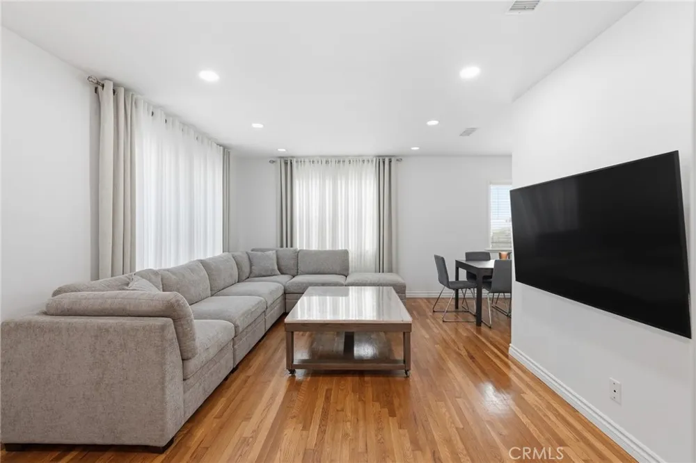12824 Osborne Pacoima, CA 91331