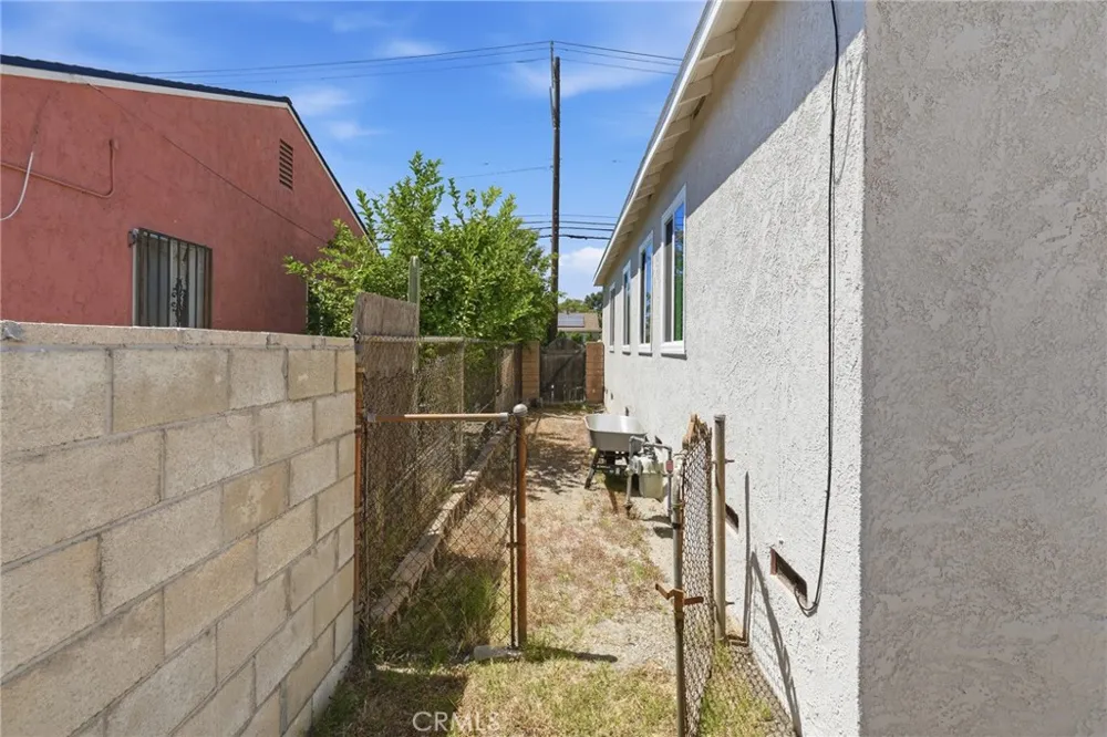 12824 Osborne Pacoima, CA 91331