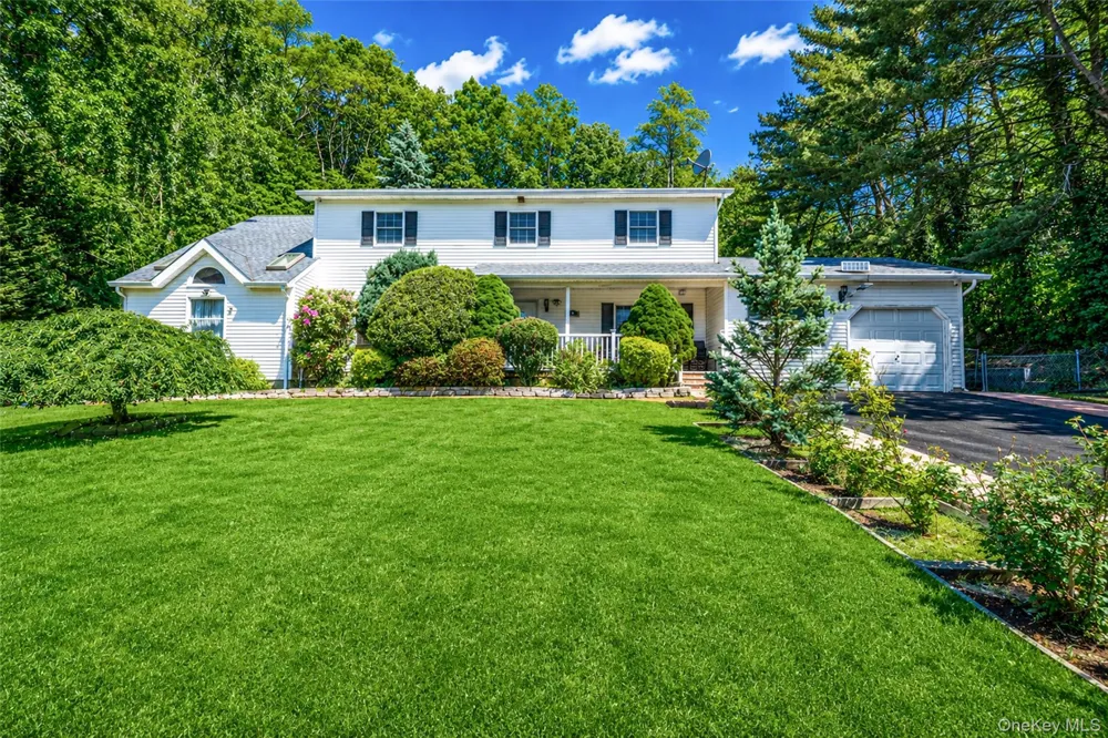 7 New Jersey Court Dix Hills, NY 11746