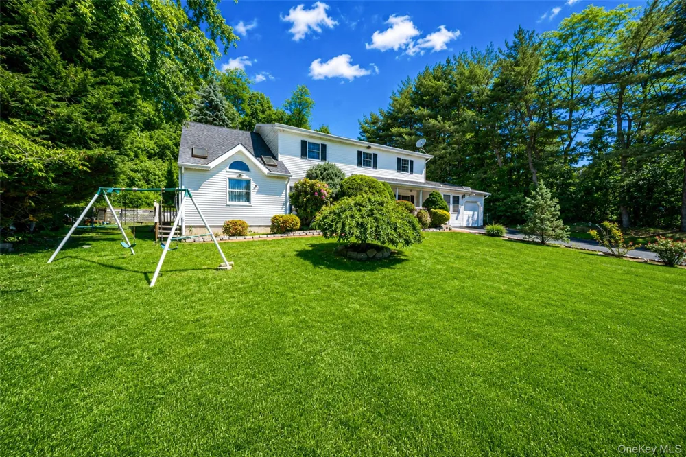 7 New Jersey Court Dix Hills, NY 11746