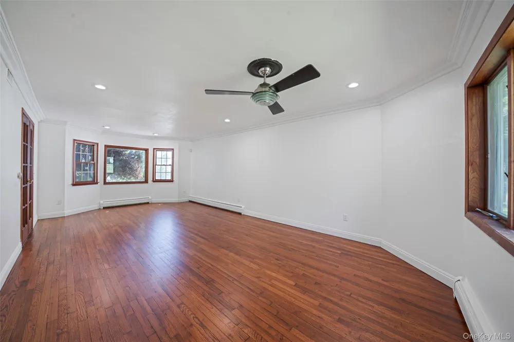 7 New Jersey Court Dix Hills, NY 11746