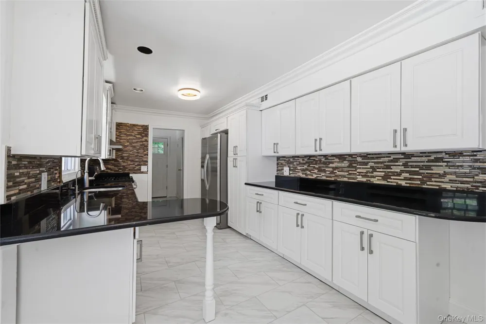 7 New Jersey Court Dix Hills, NY 11746