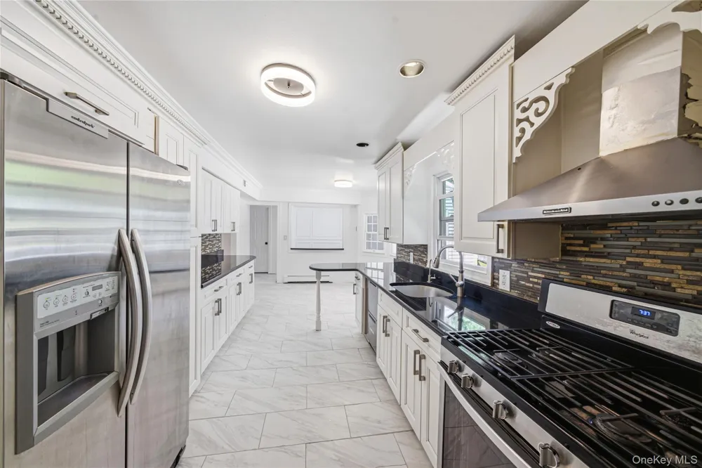 7 New Jersey Court Dix Hills, NY 11746