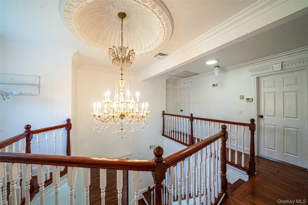 7 New Jersey Court Dix Hills, NY 11746