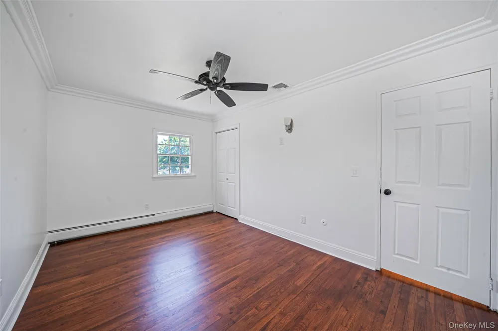 7 New Jersey Court Dix Hills, NY 11746