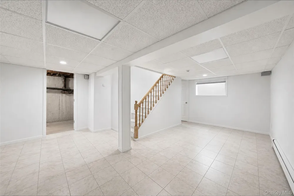 7 New Jersey Court Dix Hills, NY 11746