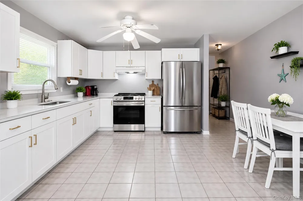 7 New Jersey Court Dix Hills, NY 11746