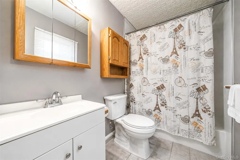 7 New Jersey Court Dix Hills, NY 11746