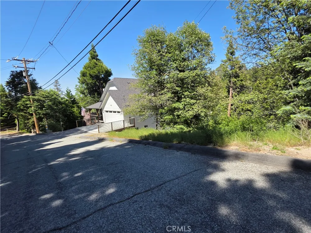 Shenandoah Drive Lake Arrowhead, CA 92352