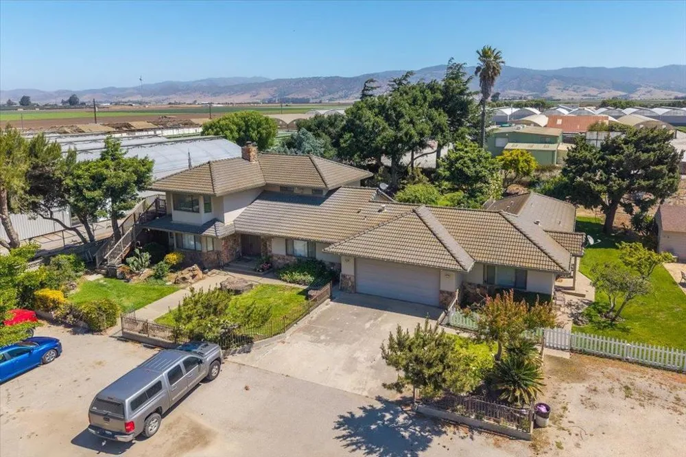 23820 Potter Road Salinas, CA 93908