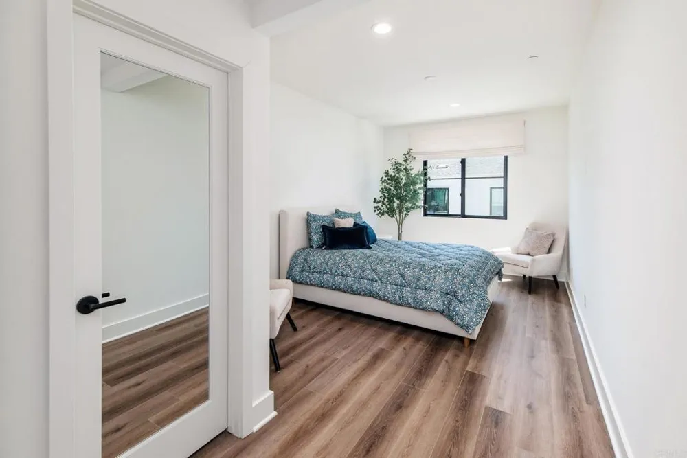1105 Catania Court #203 Encinitas, CA 92024