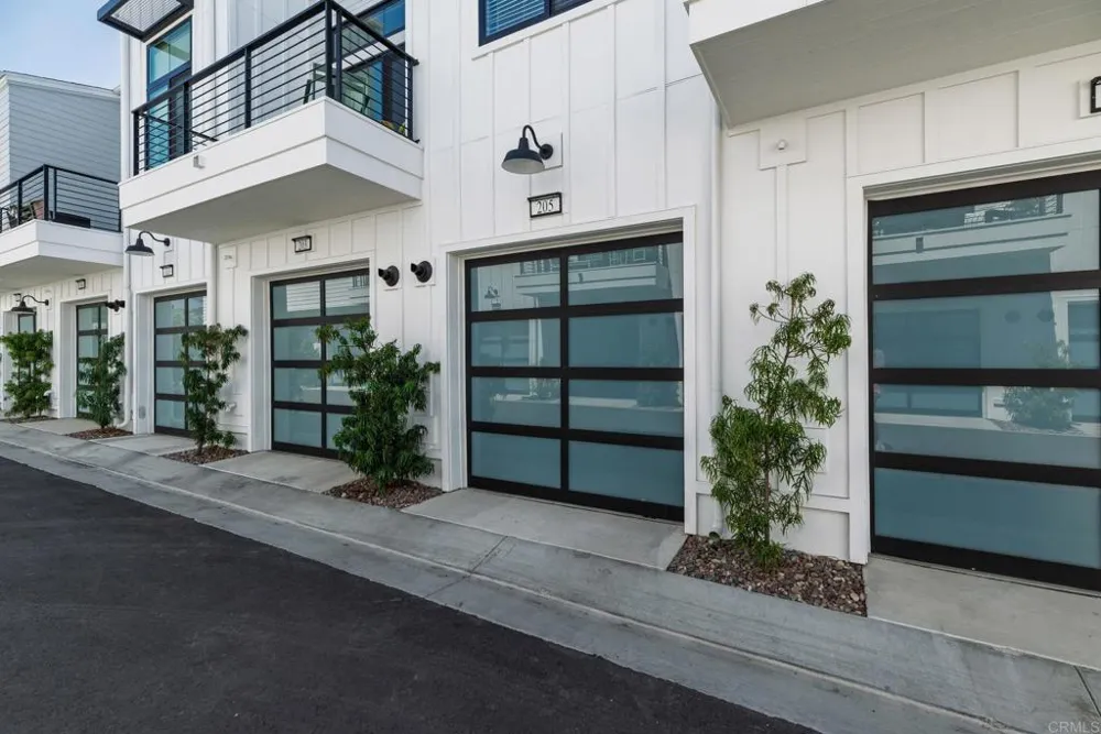 1105 Catania Court #203 Encinitas, CA 92024