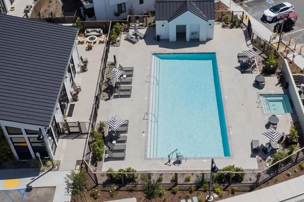 1105 Catania Court #203 Encinitas, CA 92024