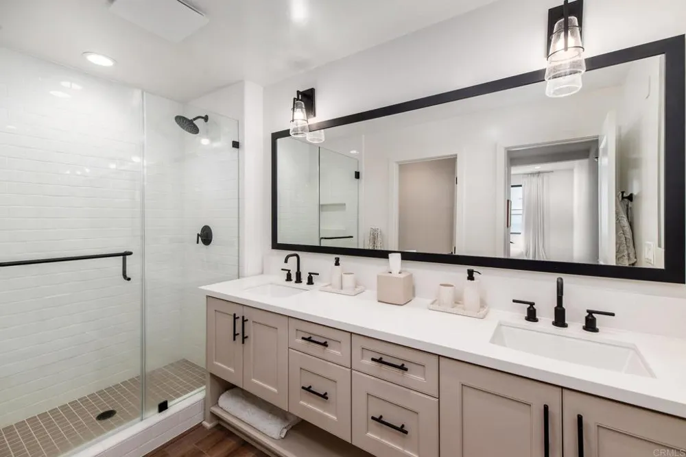 1105 Catania Court #203 Encinitas, CA 92024