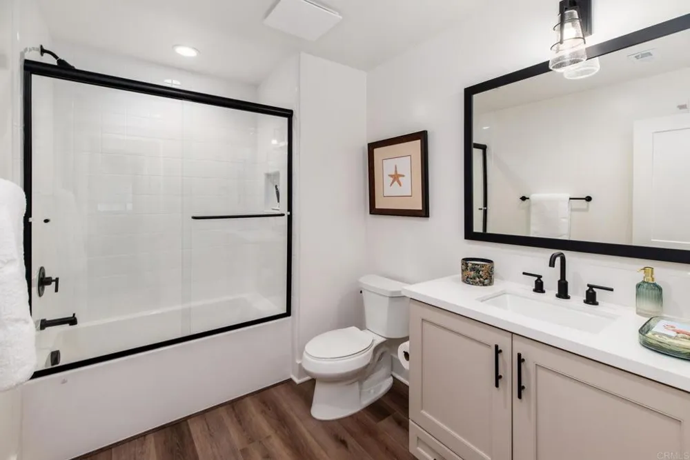 1105 Catania Court #203 Encinitas, CA 92024