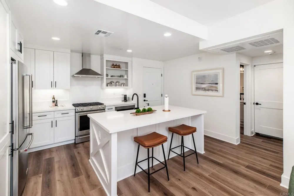 1105 Catania Court #203 Encinitas, CA 92024