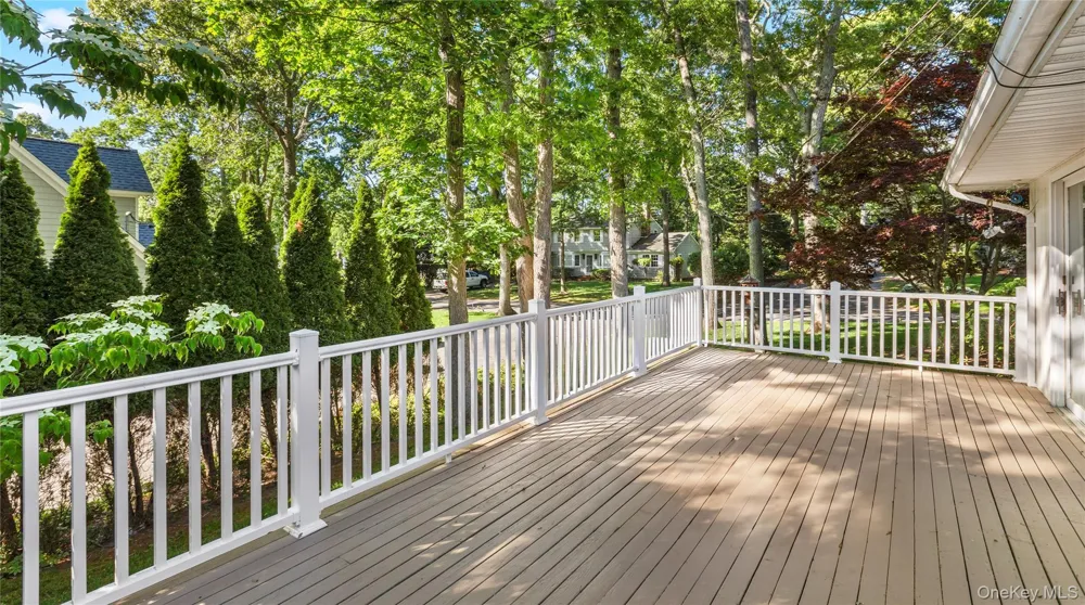 675 Dicks Point Road Cutchogue, NY 11935