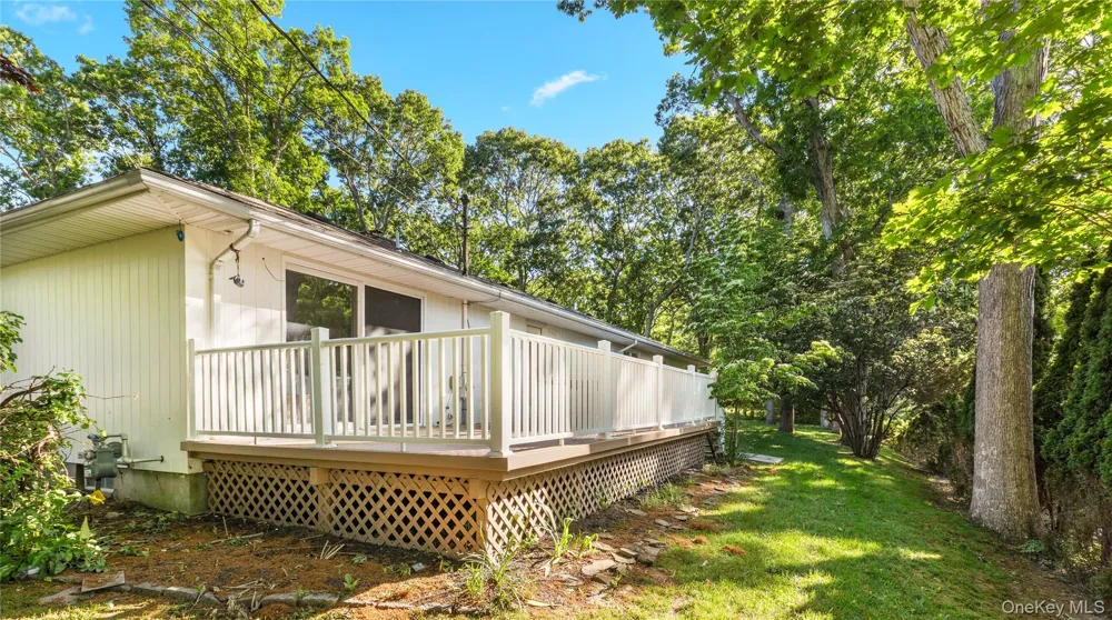 675 Dicks Point Road Cutchogue, NY 11935