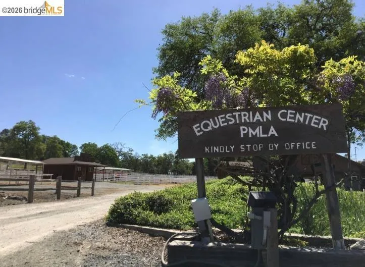 19570 Cottonwood St Groveland, CA 95321