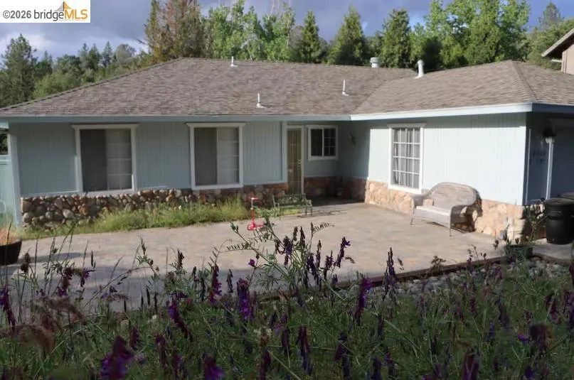 19570 Cottonwood St Groveland, CA 95321