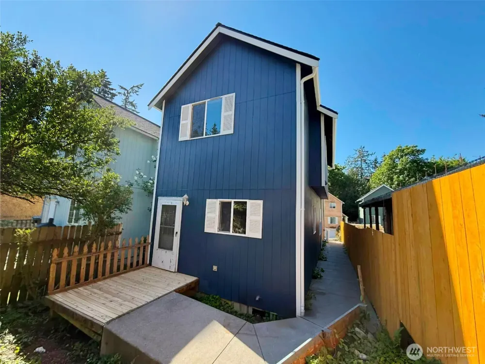 6414 NE Fern Street Suquamish, WA 98392