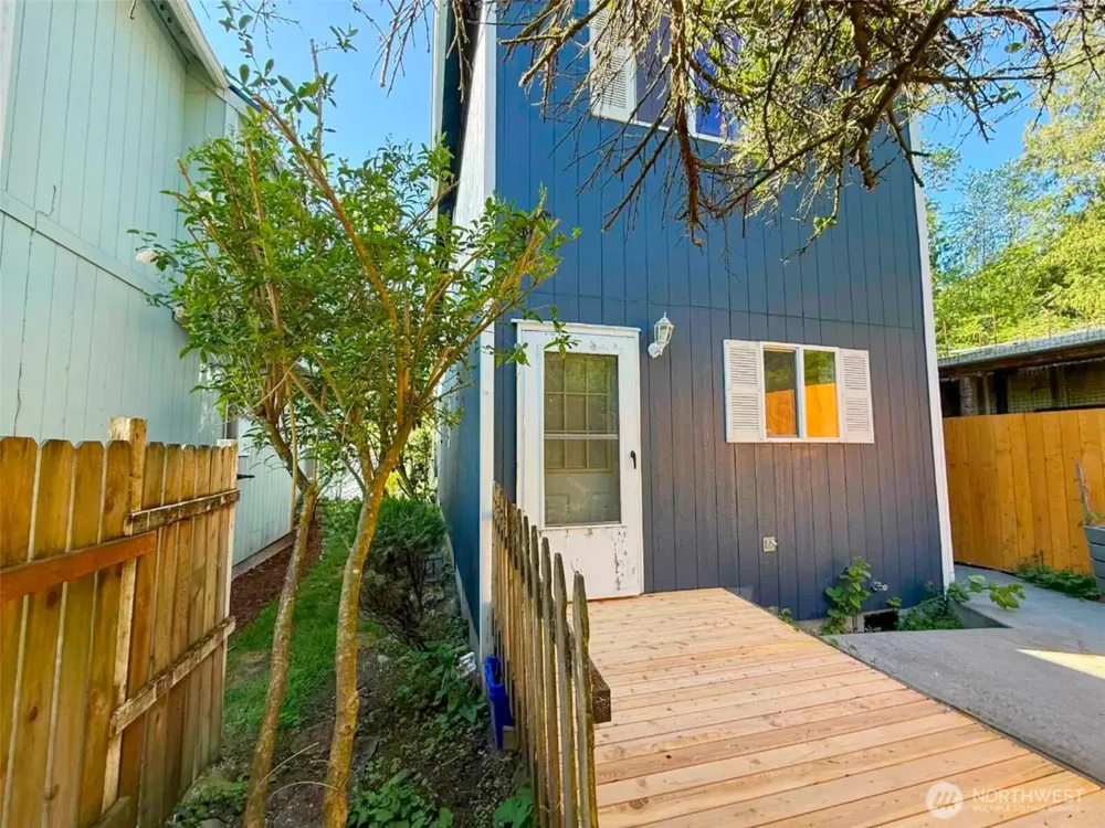 6414 NE Fern Street Suquamish, WA 98392