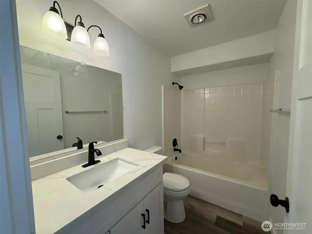 6414 NE Fern Street Suquamish, WA 98392