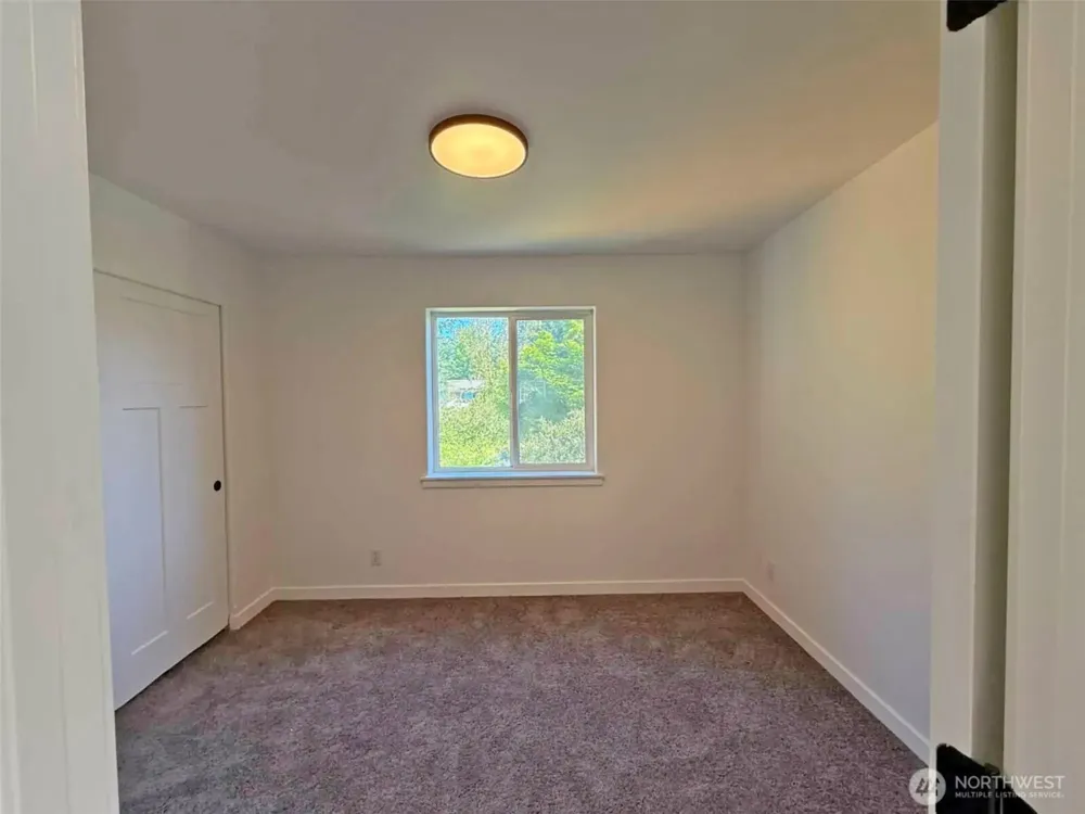 6414 NE Fern Street Suquamish, WA 98392
