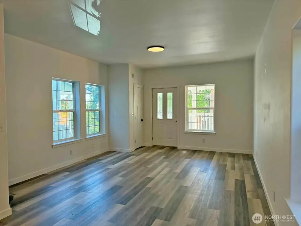 6414 NE Fern Street Suquamish, WA 98392