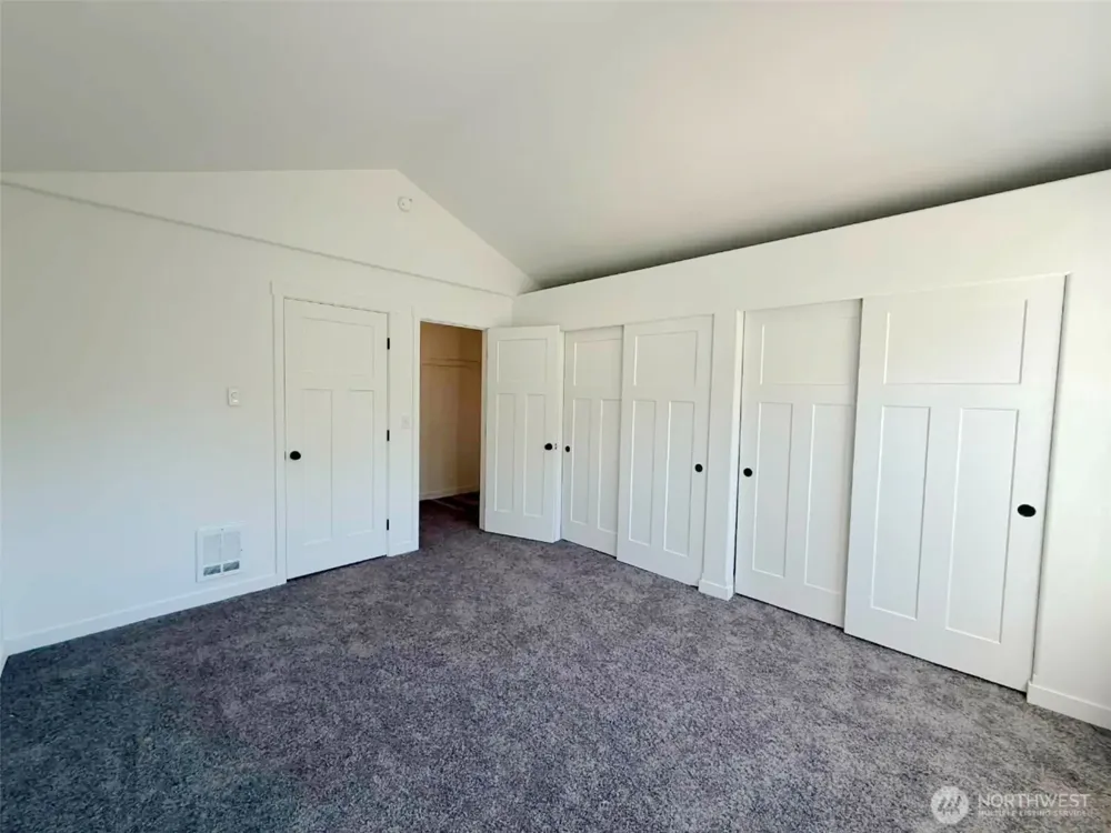 6414 NE Fern Street Suquamish, WA 98392