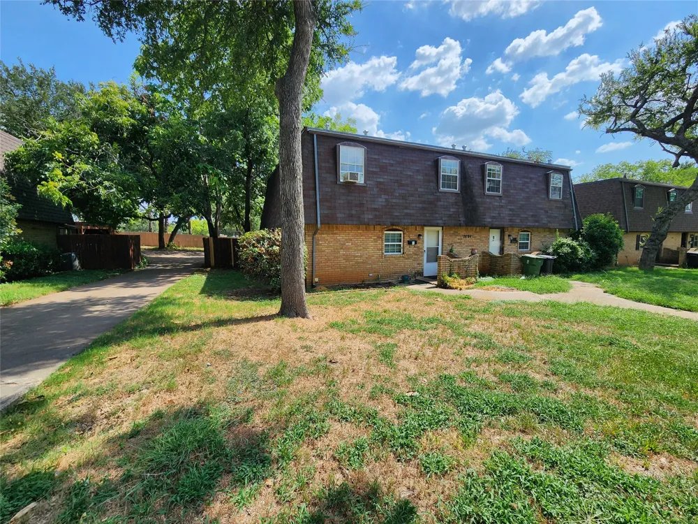 7604 Bridges Avenue #B Richland Hills, TX 76118