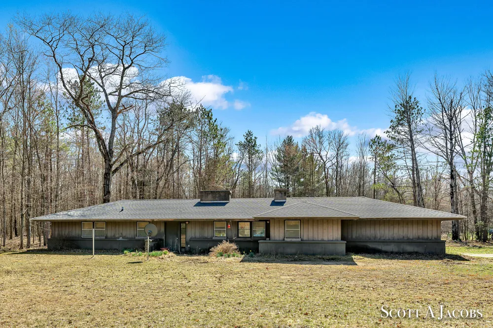1125 Chaput Drive Sears, MI 49679