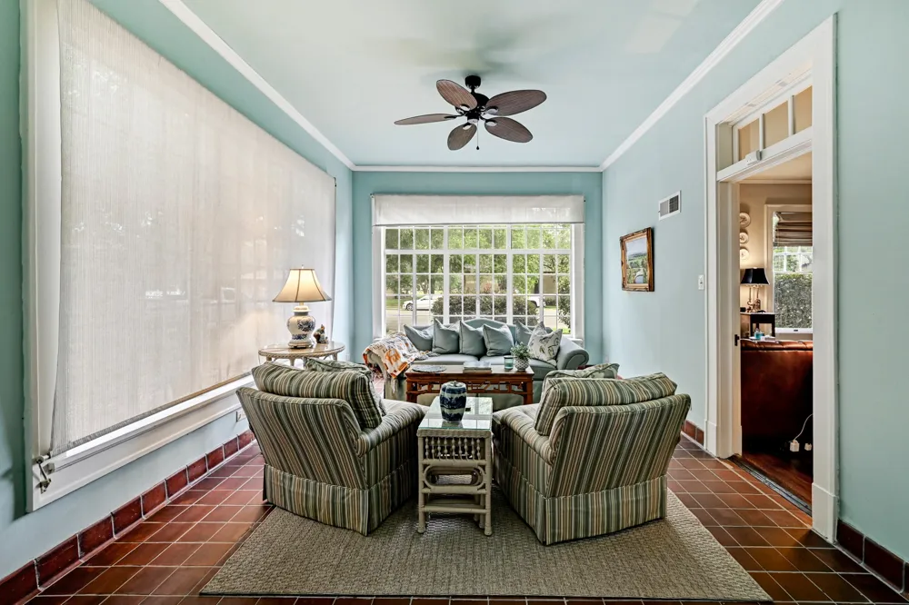 403 E Bowie Street Luling, TX 78648