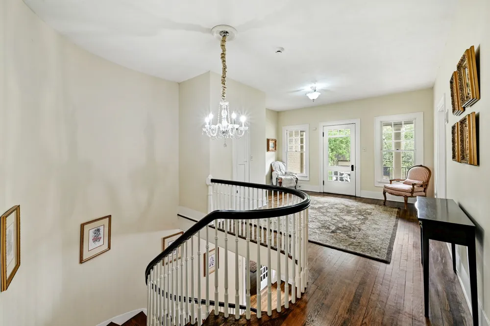 403 E Bowie Street Luling, TX 78648