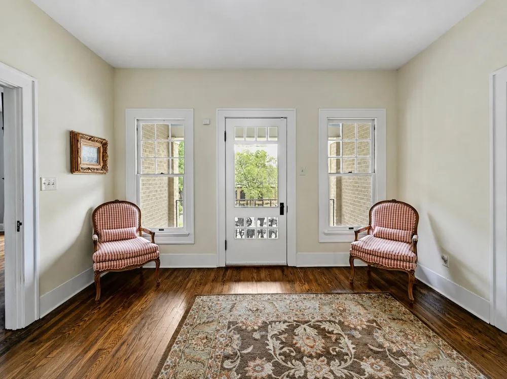 403 E Bowie Street Luling, TX 78648