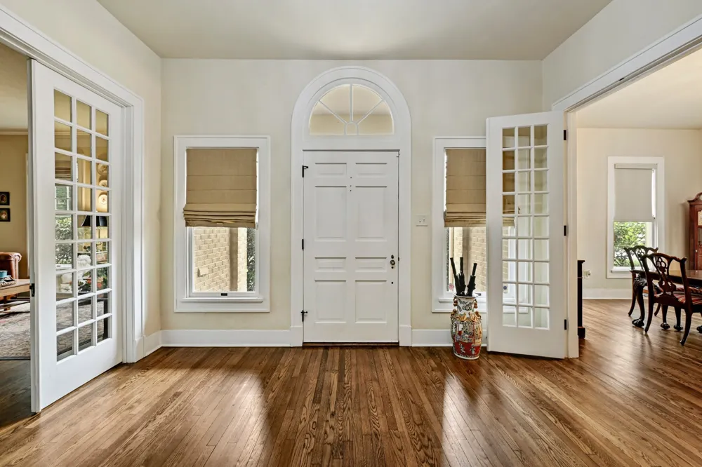 403 E Bowie Street Luling, TX 78648