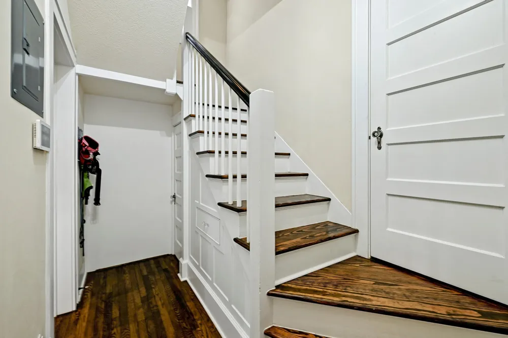 403 E Bowie Street Luling, TX 78648