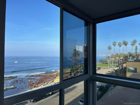 939 Coast Blvd #6A