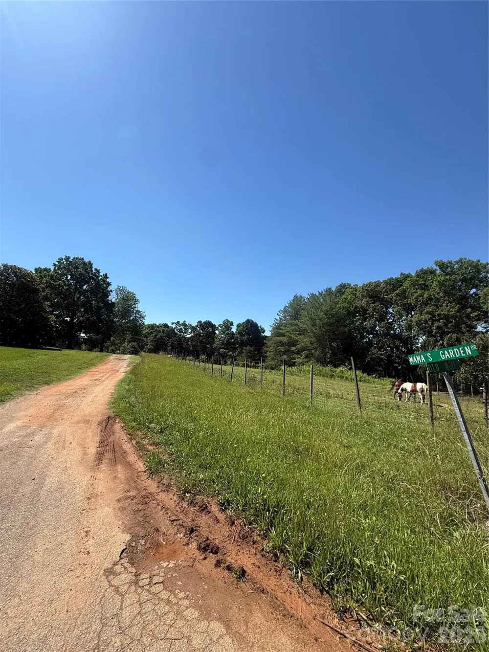 4075 Mamas Garden Drive Hickory, NC 28602