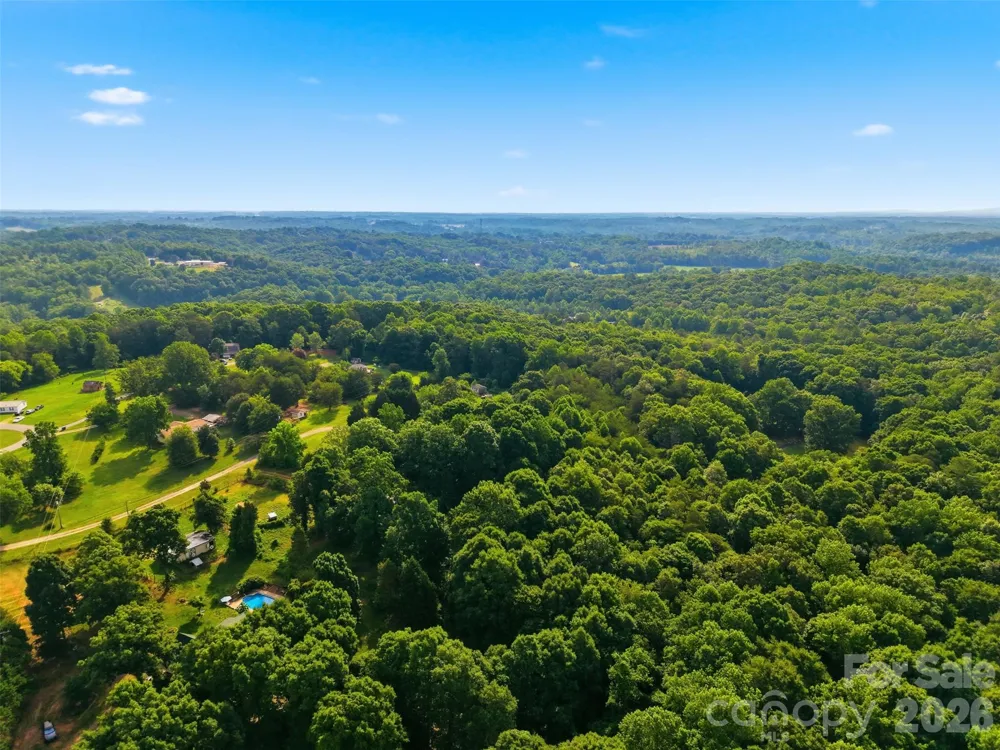 4075 Mamas Garden Drive Hickory, NC 28602