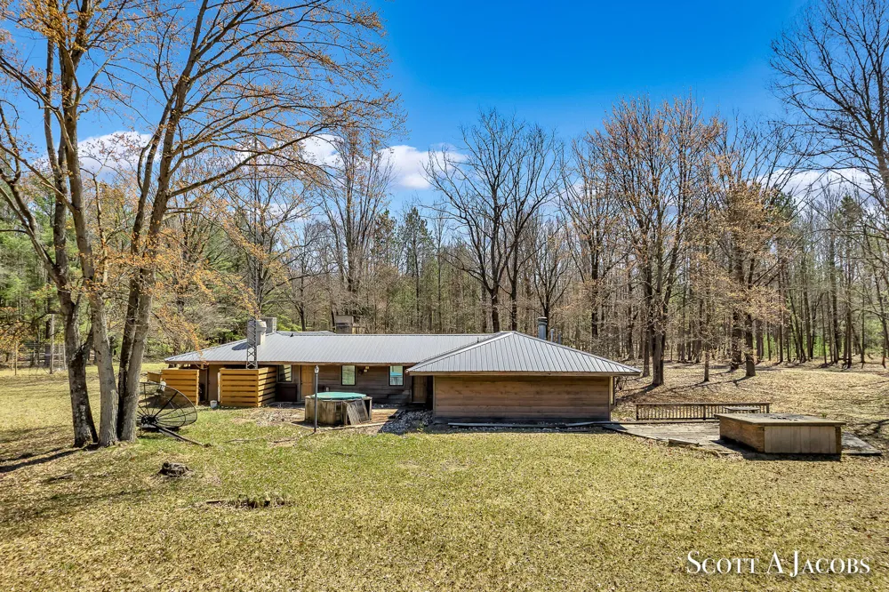 1125 Chaput Drive Orient Township, MI 49679