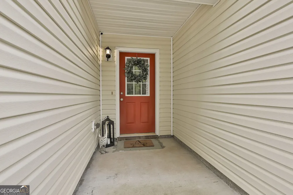 18 Hill Top CIR Grantville, GA 30220