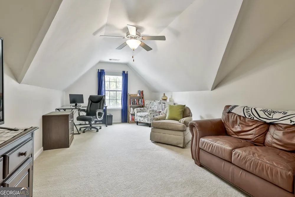 18 Hill Top CIR Grantville, GA 30220