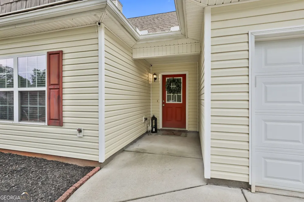 18 Hill Top CIR Grantville, GA 30220