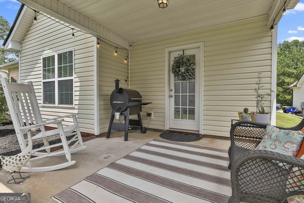 18 Hill Top CIR Grantville, GA 30220